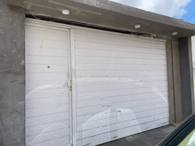 Vende-se portão de alumínio por 1.200
