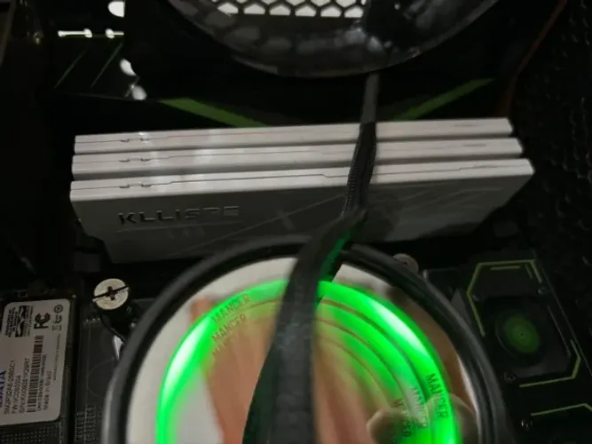 Memória RAM 16GB DDR4 Kllisre 2666MHz (Chips Samsung) - Tenho 3 unidades