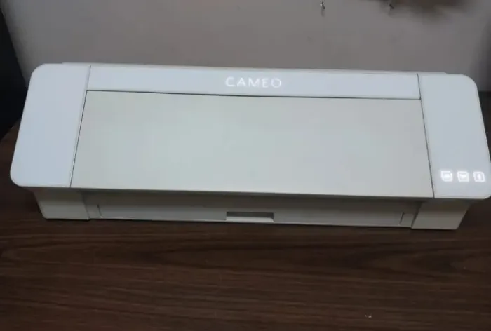SILHOUETTE CAMEO 4