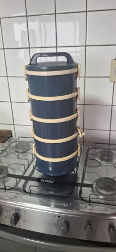 Marmiteira térmica grande com vários andares - conserva bem