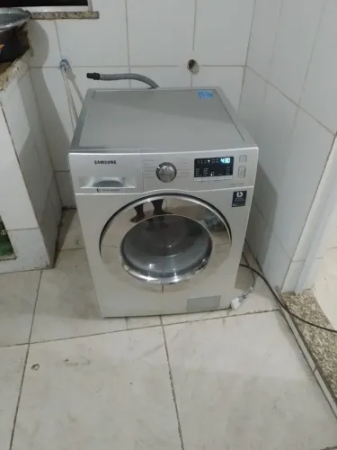 Vendo uma lava e seca Samsung 11kg INOX