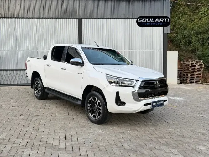 Toyota Hilux CD SRX 4X4 2.8 TDI 16V Diesel Aut. 2023