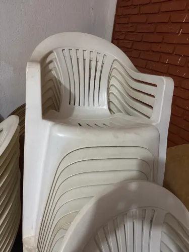 Cadeiras de plastico( preço unitário)