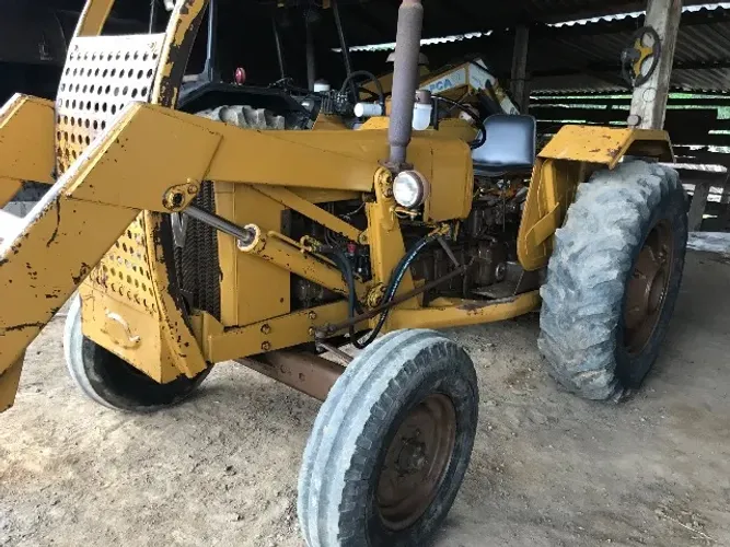 Trator agrícola Valmet
