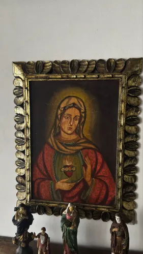 Quadro com santas 