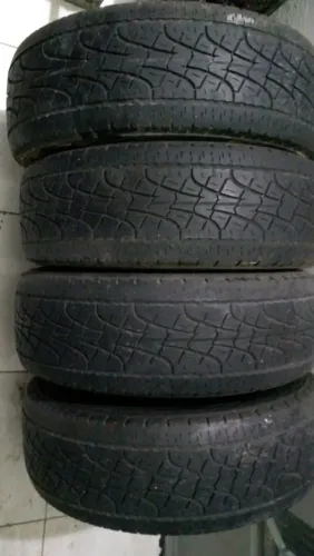 Jogo de pneu 225/60 aro17 mais de meia vida