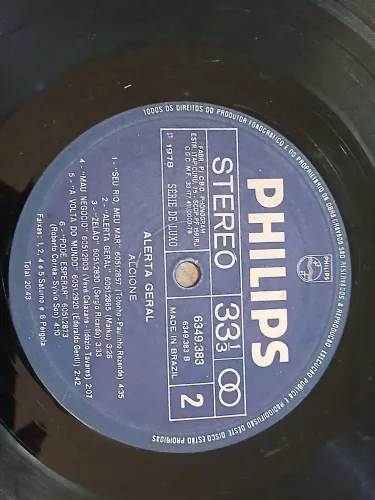 Vende-se discos de vinil "originais"