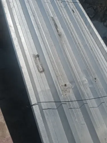 Vendo15 telhas 6 metros usadas em bom estado 15 telhas de 6 metros