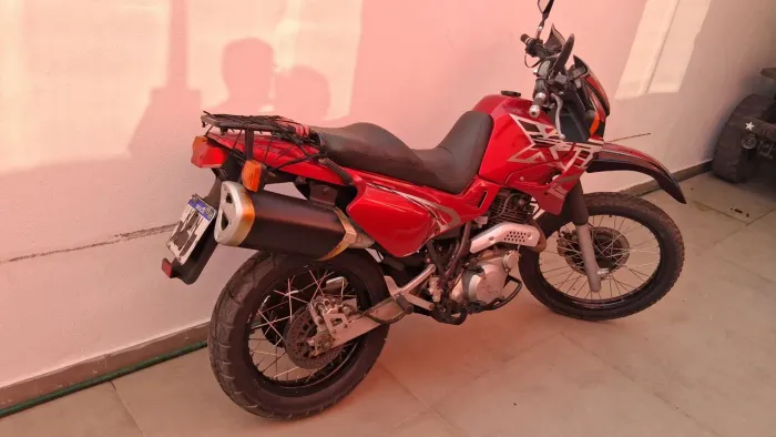 Vendo XT 600E original ótimo estado