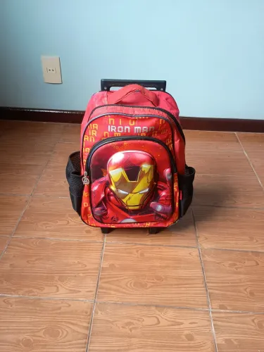 Mochila Homem de ferro com carrinho