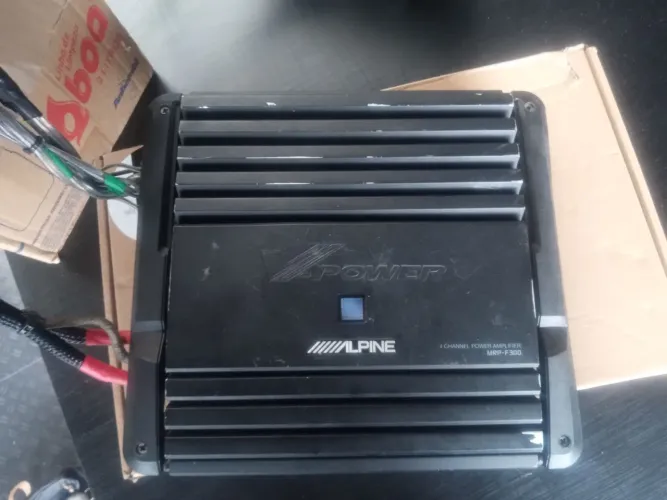 Amplificador Alpine