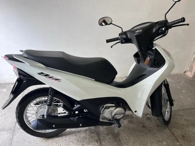 Biz 125 ES Ano 2025 - Moto sem detalhes
