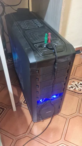 Pc gamer e volante logitech g25, mais pedal e câmbio