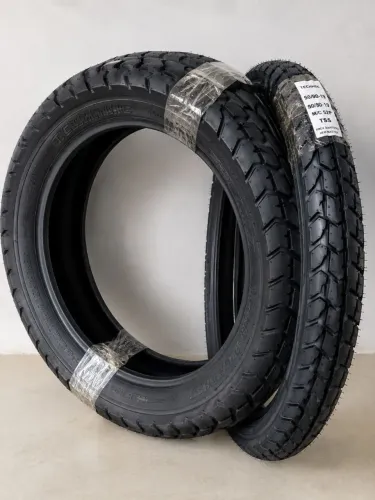 Pneus de moto novo