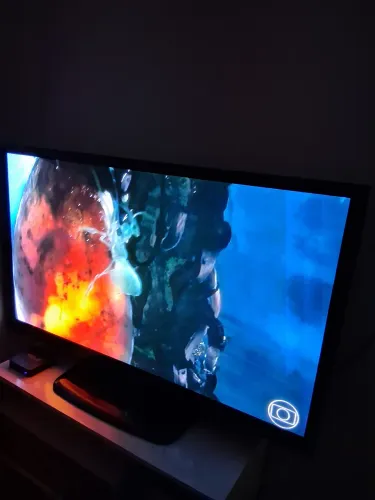 Vendo TV de 50 polegadas não é esmart funciona muito bem top,600 reas
