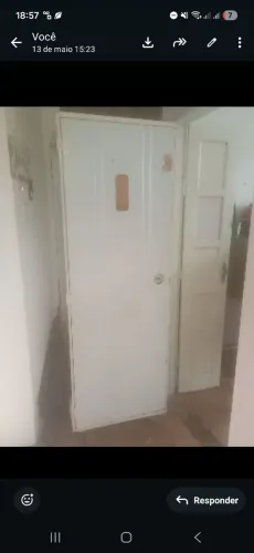 Armário de pao jaco com placa