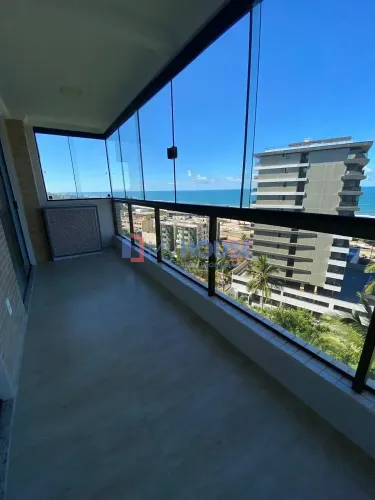 Vista Mar, Espaço e Conforto: Duplex 4 Quartos no Residencial Funchal