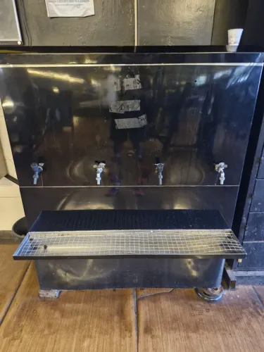 BEBEDOR 200L