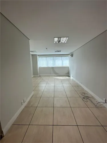 Sala à venda no condomínio Bonnaire, São Paulo - SP