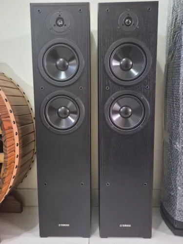 Torre acústica yamaha ns-f51
