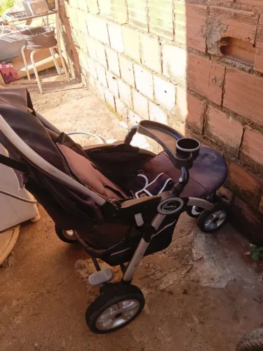 Carrinho de bebê 200 luiz *