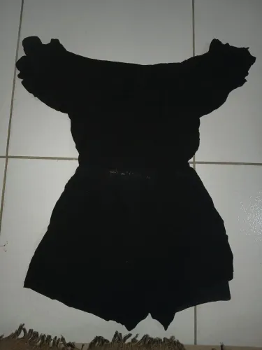 Macacão Preto de Poliéster