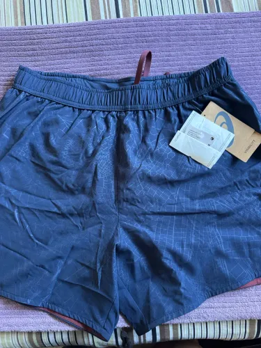 Shorts novo.