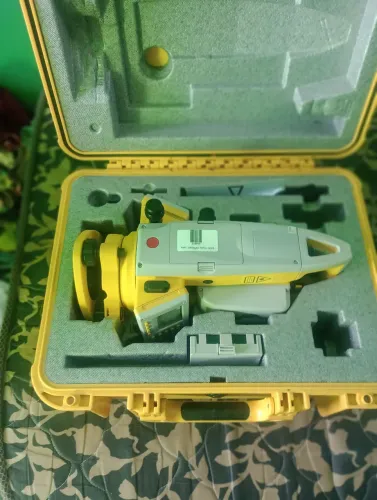 Vendo Estação Total Geodetic GD2i8