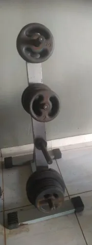 Academia expositor de anilhas com 135 kg  de pesos (anilhas ferro)