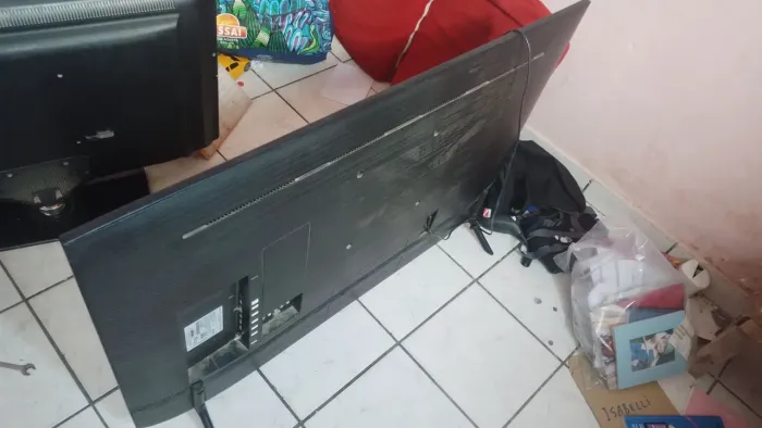 Vende-se tv 50 polegada sansugui
