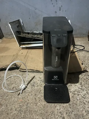 Bebedouro/Purificador Electrolux Acqua Pure PE12G Bivolt - leia a descrição