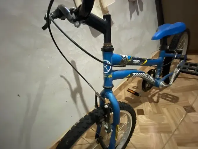 Vendo 2 bicicletas infantis aro 20 em ótimo estado. As duas estão funcionando perfeitamen