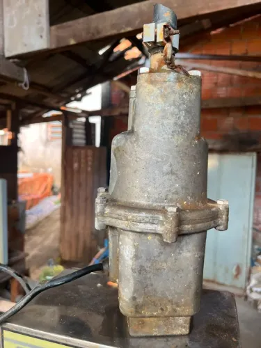 Bomba submersa
