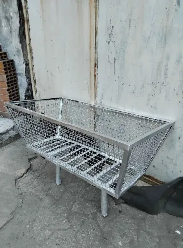Lixeira de Metal