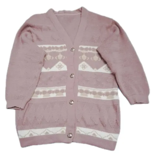 Casaco feminino em tricô material lã tamanho G/GG cor rosa com detalhes em branco e bege!