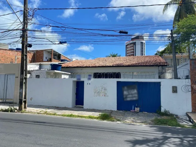 CASA EM BOA VIAGEM: 200,00 m² de área para venda ou locação