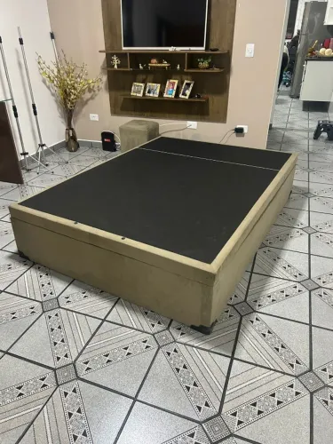 Box Baú Casal Suede Com Pistão - Cor Bege tamanho 138 X 188