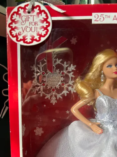 Boneca Barbie Mattel Holliday 2013