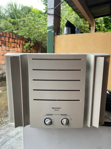 Vende-se ar condicionado  Springer