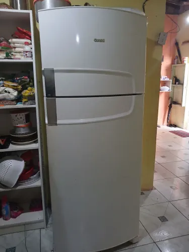 Geladeira de duas portas, gelo seco 