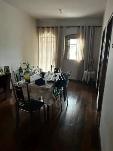 Vendo casa em Itaúna em excelente localização!