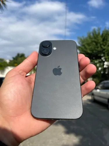 iPhone 16