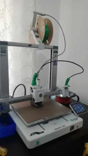 Impressora 3d Bambulab a1, 2 meses de uso