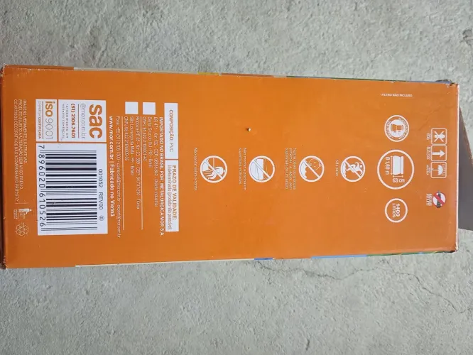 Vendo uma Piscina Redonda 1400 litros com a bombinha para encher o Ar junto semi nova 