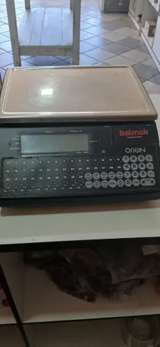 Balança com etiquetadora