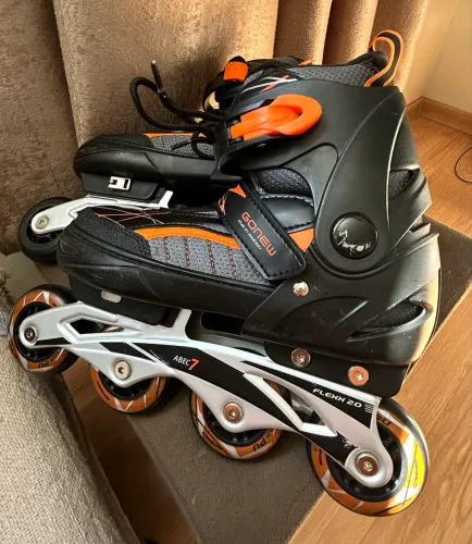 Patins Gonew Fitness Flexx 2.0 In line ABEC 7 Ajustável Base de Alumínio - Preto e Laranja