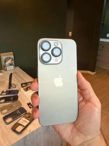 iPhone 15 Pro 256GB - Titânio Natural | Impecável + Caixa + Vários Acessórios