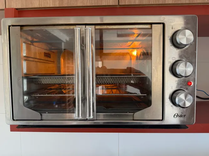 Forno e Fritadeira Sem Óleo Oster 42L French Door 2 em 1-127V