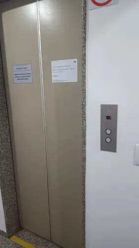 VENDO EXCELENTE SALA COMERCIAL 
