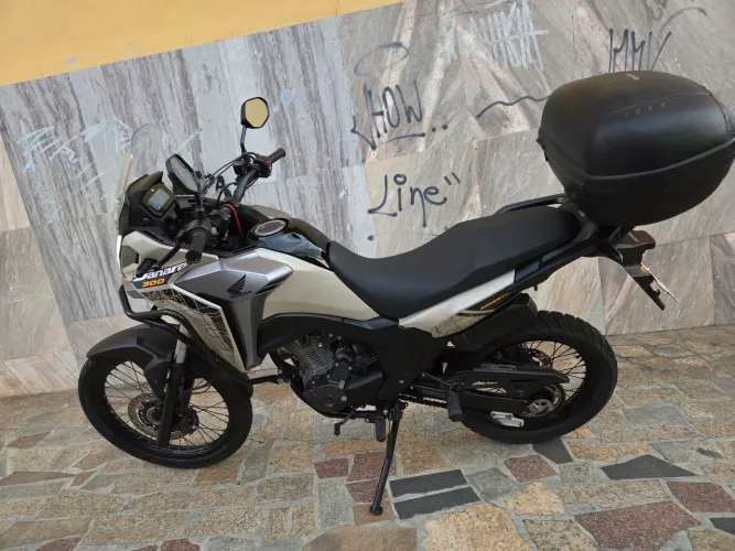 Sahara 300 adv